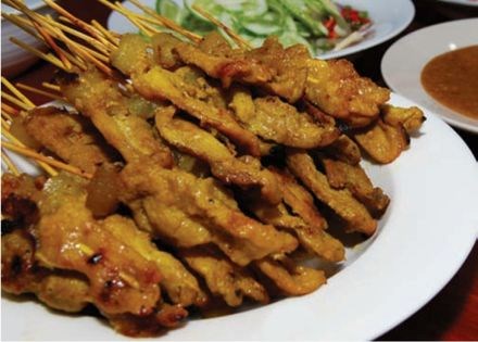 Pork satay with peanut sauce (Moo satay)