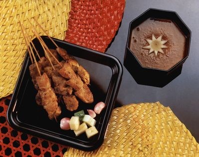 Pork satay with pineapple sauce (Sate babi)