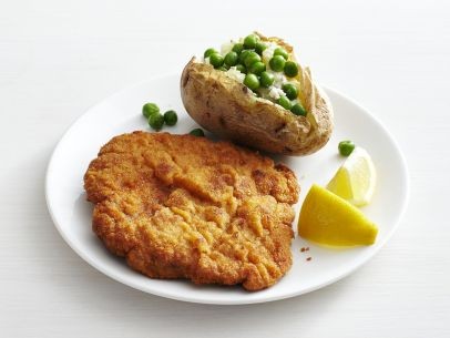 Pork schnitzel with cheesy potatoes