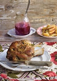 Pork shin with apples