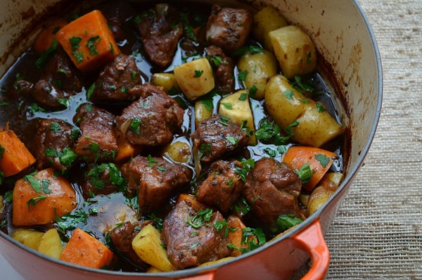 Pork stew with balsamic and beer
