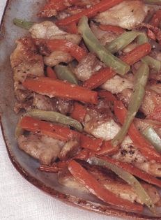Pork strips with broccoli and carrots