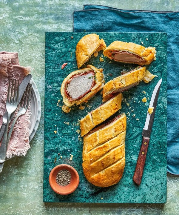 Pork tenderloin baked in pastry (Filetto di maiale e prosciutto in crosta)