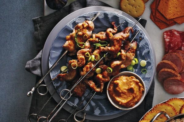 Pork tenderloin skewers with easy peanut sauce