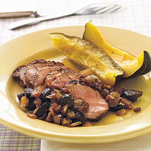 Pork tenderloin with balsamic onion-fig relish