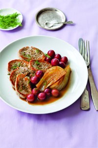 Pork tenderloin with fennel and grapes