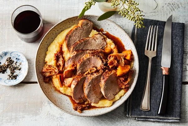 Pork tenderloin with kimchi & apples 