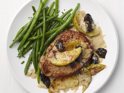 Pork with apple cream sauce