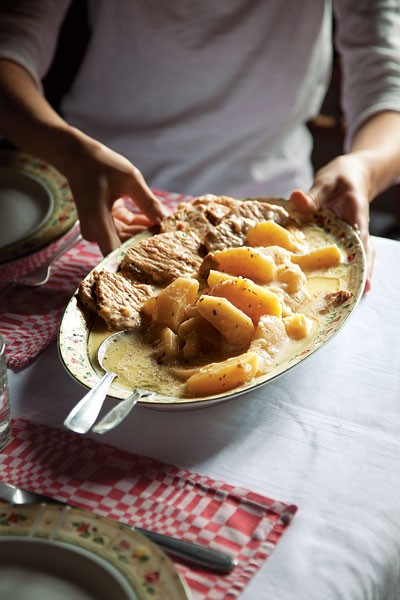 Pork with apples and cider cream sauce (Székelyalmás)