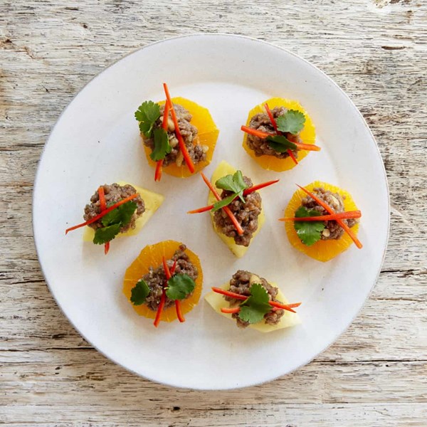 Pork with pineapple and orange (Ma hor)