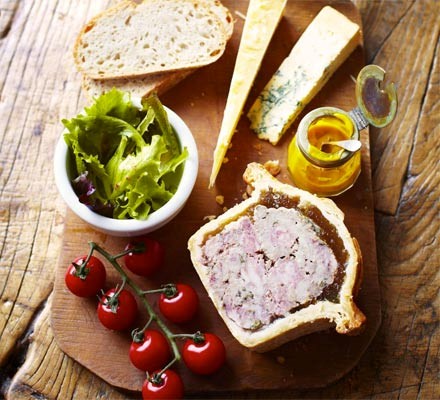 Porkie pie ploughman's