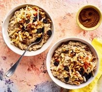 Porridge with grated apples