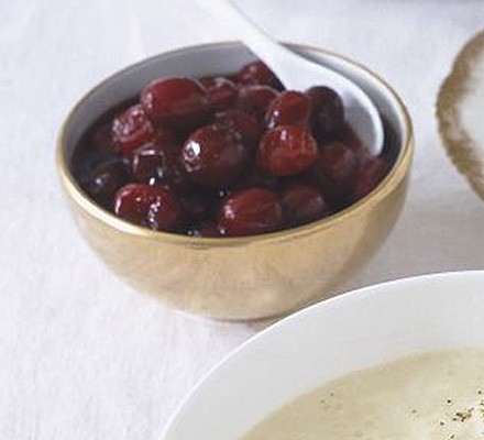 Port & cranberry sauce with juniper