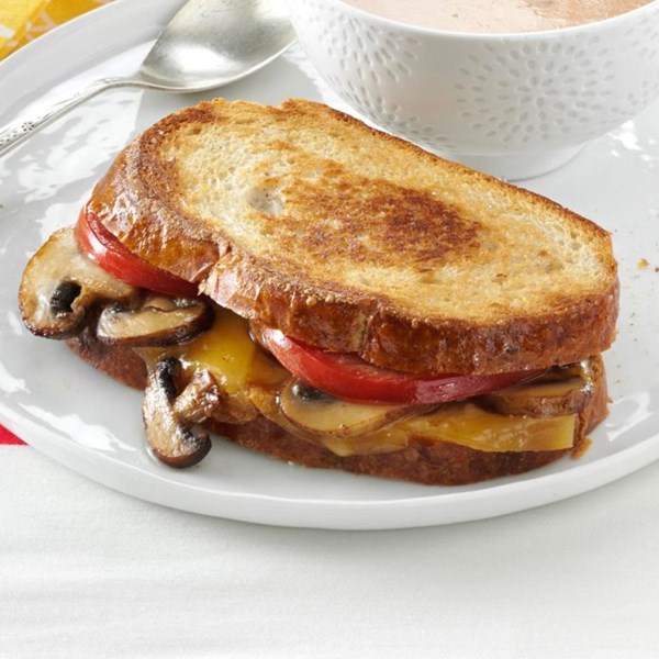 Portobello-Gouda grilled cheese