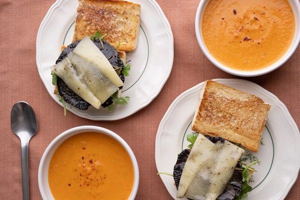 Portobello sandwiches with roasted red pepper vegetable soup