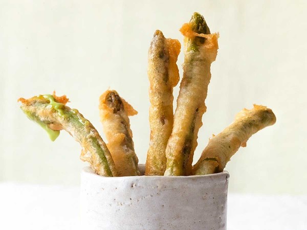 Portuguese deep-fried green beans (Peixinhos da horta)