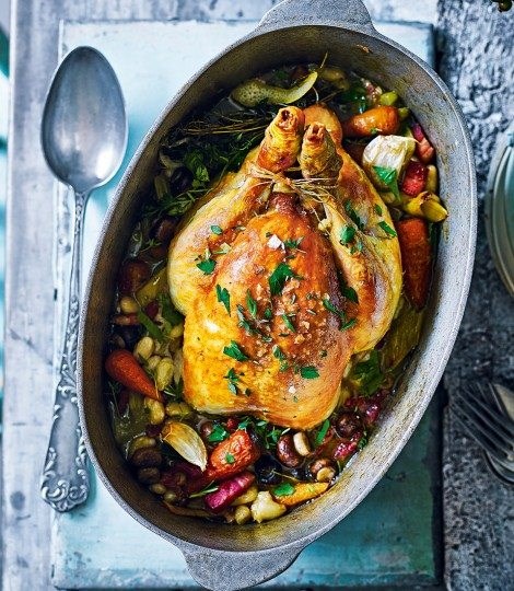 Pot roast chicken with beans (Poule au pot)