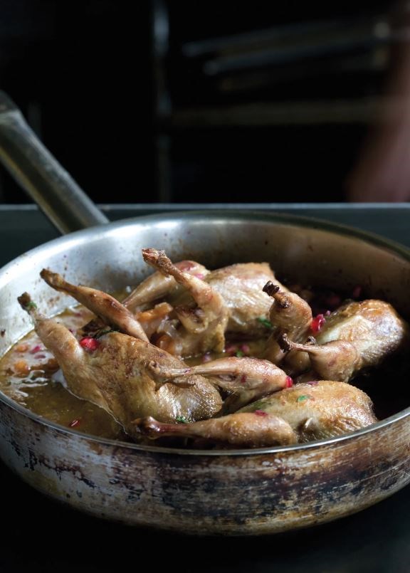 Pot-roast quail with pomegranates (Cordonices con granadas)