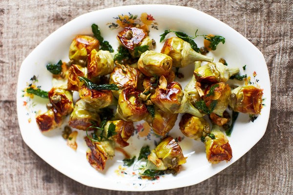 Pot-roasted artichokes with white wine and capers
