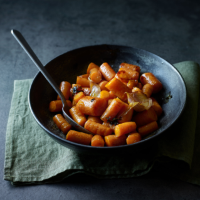 Pot-roasted glazed carrots