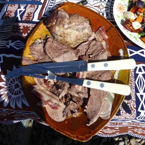 Pot-roasted leg of lamb (Le gigot à l'Aveyronnaise)