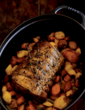 Pot-roasted pork loin with carrots and parsnips (Enchaud Périgourdin)