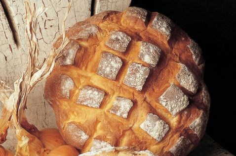 Potato and saffron bread
