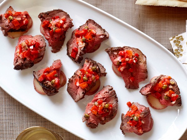 Potato-beef canapés