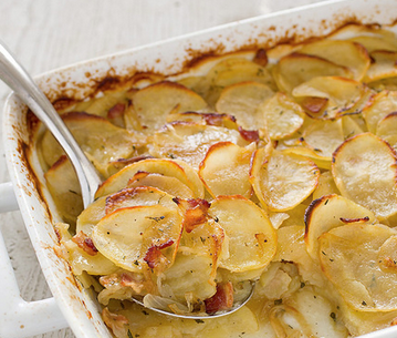 Potato casserole with bacon and caramelized onion