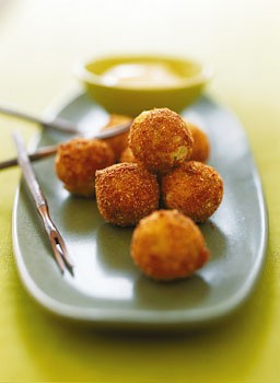Potato croquetas with saffron alioli