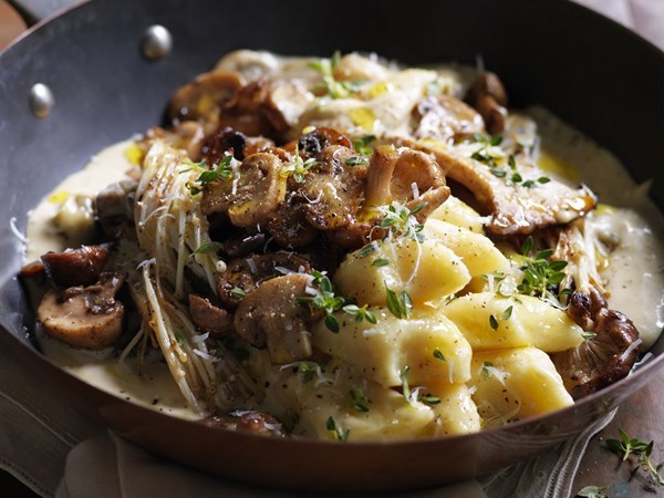 Potato gnocchi with mushrooms & thyme