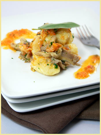 Potato gnocchi with sautéed mushrooms (Gnocchi de pomme de terre et poêlée de champignons)