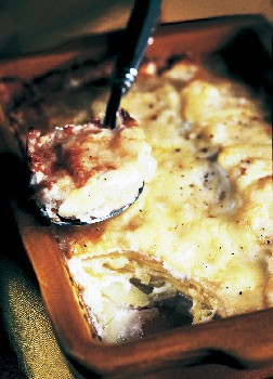 Potato gratin with Gruyère and crème fraîche