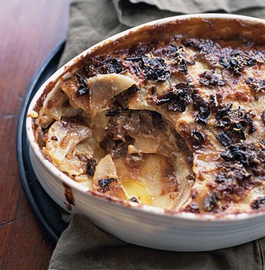 Potato gratin with porcini mushrooms and mascarpone cheese