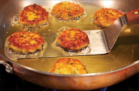 Potato kuku (Kuku-ye sibzamini)