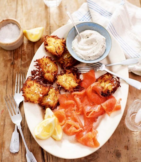 Potato latkes with smoked salmon and horseradish crème fraîche