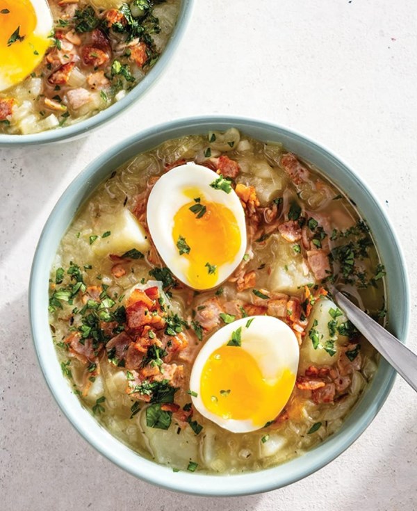 Potato-leek soup with crispy ham