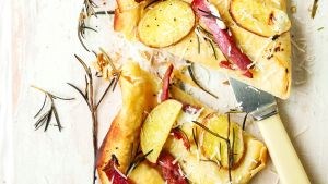 Potato, rasher, and rosemary pizza