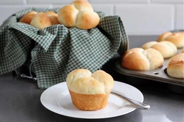 Potato rosemary rolls