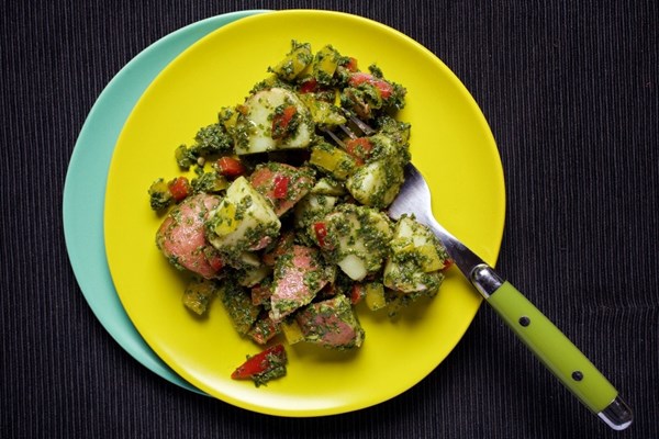 Potato salad with kale pesto