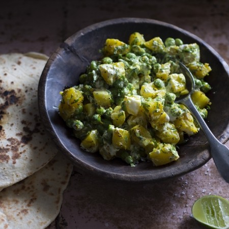 Potato salad with peas & Persian spices