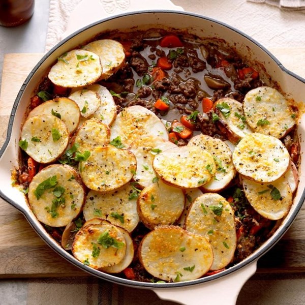 Potato-topped ground beef skillet