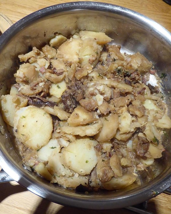 Potatoes and ceps (Les pommes de terre aux cèpes)