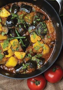 Potatoes and eggplant (Aaloo baingan)