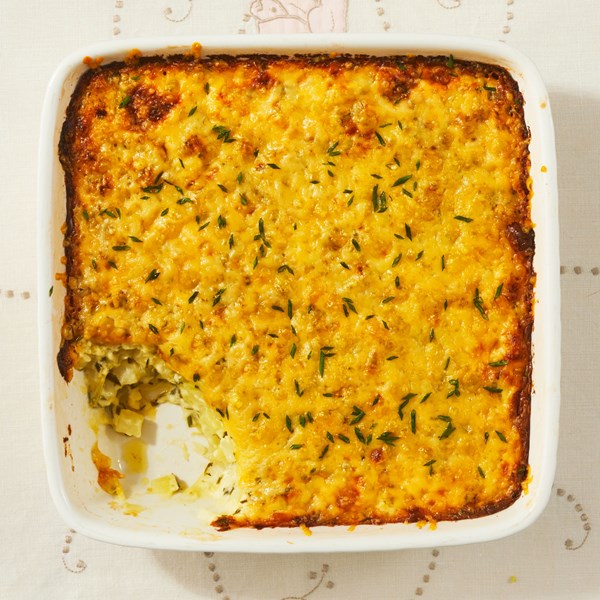 Potatoes au gratin with chives and Gruyère