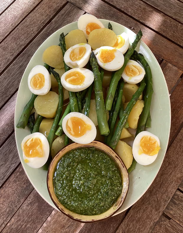 Potatoes, eggs, asparagus and green sauce