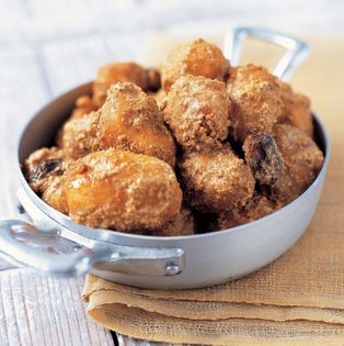 Potatoes in aromatic yogurt sauce