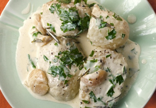 Potatoes in cream and smoked garlic