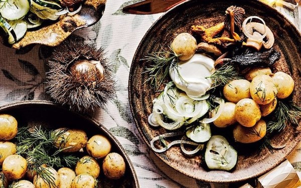 Potatoes with smoked butter, mushrooms and quick-pickled cucumber