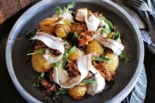 Potatoes with whipped roe